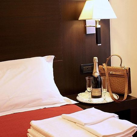 Hotel Versailles Roma Quarto foto
